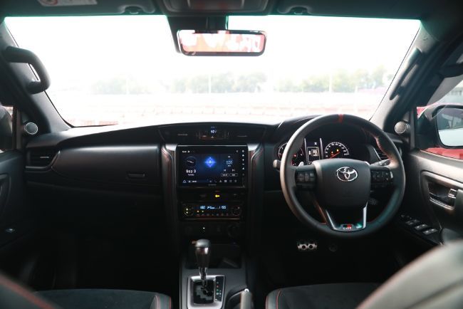 2024/09/New-Toyota-Fortuner-2024-12.jpg