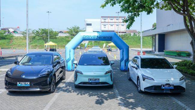Aion Ajak Masyarakat Test Drive di BSD, Resmikan Dealer Baru Aion DRIVEperience