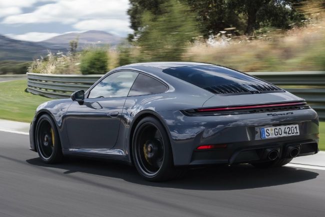 2024/10/Porsche-911-GTS-T-Hybrid-Test-Drive-10.jpg