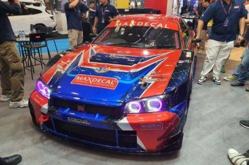 Dua Modifikasi Keren Nissan GT-R R34 Dibawa Maxdecal Mejeng di IMX 2024 Dua Modifikasi Keren Nissan GT-R R34 Dibawa Maxdecal Mejeng di IMX 2024