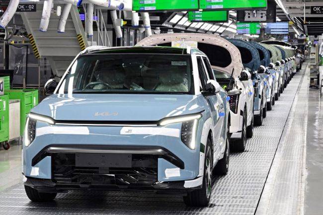 Kia Resmikan Pabrik Khusus Mobil Listrik di Gwangmyeong Pabrik Kia EVO