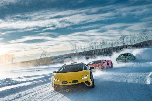 Geber Line Up Andalan Lamborghini di Atas Salju Lewat Esperienza Neve Geber Line Up Andalan Lamborghini di Atas Salju Lewat Esperienza Neve