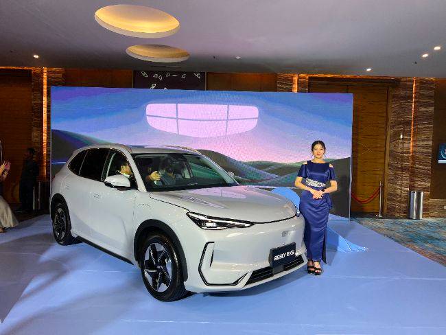 Begini Perbedaan Geely EX5 Dengan Rival Kuat BYD Atto3 Peluncuran SUV listrik Geely EX5