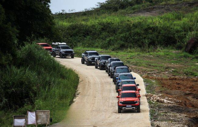Melahap Medan Off-road Sentul Bersama Ford Raptor Adventure Ford Raptor Adventure