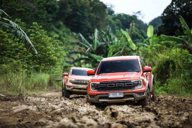 Ford Raptor Adventure