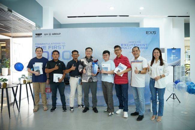 1000 Pertama Geely EX5