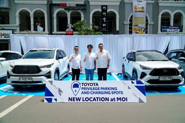 Toyota Ekspansi Parkir & Charger Gratis Untuk Mobil Elektrifikasi di MOI Toyota Privilege Parking