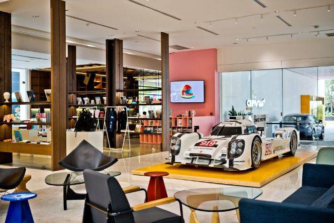 Porsche Curvistan Bangkok Pamer Warisan dan Masa Depan Elektrifikasi Porsche Curvistan Bangkok