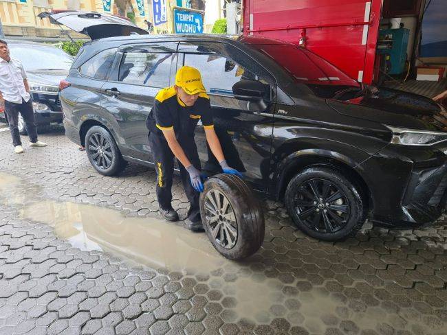 Posko Mudik Dunlop Siaga 24 Jam di Rest Area KM 57 Posko Mudik Dunlop