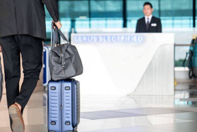 Lexus Aero Concierge Manjakan Pelanggan Dengan Privilege Mewah di Bandara Lexus Aero Concierge