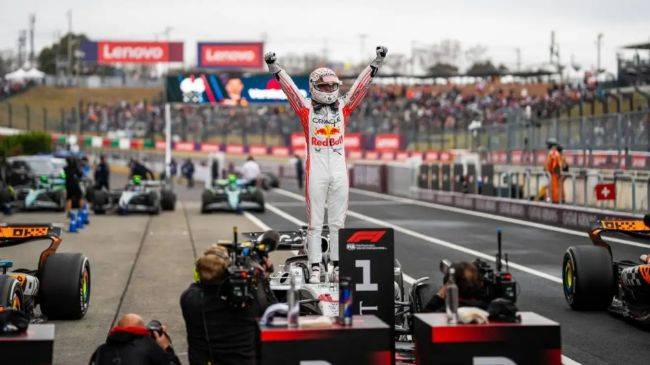 F1: Livery Spesial Antar Verstappen Menang GP Jepang 2025, Dominan Tahan McLaren Verstappen