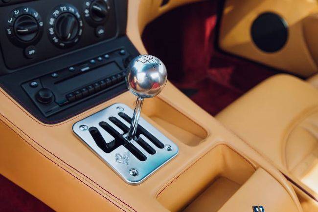 Banyak yang Kangen, Ferrari Pertimbangkan Hadirkan Transmisi Manual Lagi Transmisi Manual Ferrari