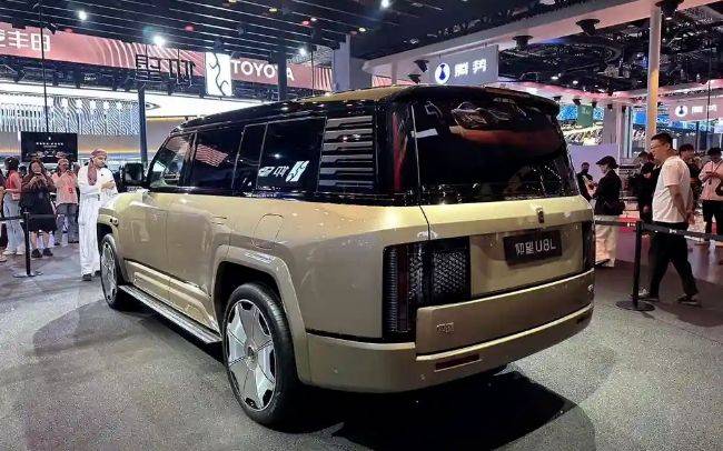 BYD YangWang U8L