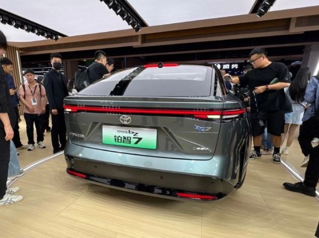 2025/04/Toyota-bZ7-Shanghai-Auto-Show-2025-4.jpg