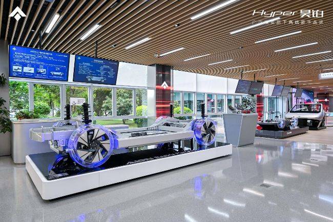 LAPORAN EKSKLUSIF: Berkunjung Ke Pabrik AION, Melihat Bilah Baterai EV Dipelintir Kunjungan pabrik baterai GAC Group di Guangzhou, Cina