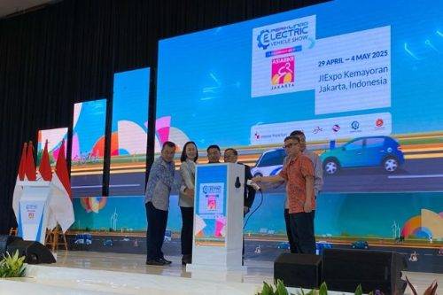 PEVS 2025 Resmi Dibuka, Diramaikan 130 Peserta Sambut Masa Depan Berkelanjutan PEVS 2025 Resmi Dibuka, Diramaikan 130 Peserta Sambut Masa Depan Berkelanjutan
