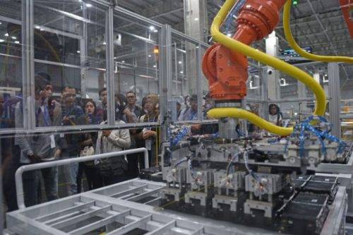 Mengenal Proses Produksi Baterai Mobil Listrik di Pabrik Hyundai Energy Indonesia Mengenal Proses Produksi Baterai Mobil Listrik di Pabrik Hyundai Energy Indonesia