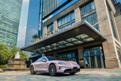 Porsche dan The Langham Hadirkan Pengalaman Menginap Premium Bersama Taycan Porsche dan The Langham Hadirkan Pengalaman Menginap Premium Bersama Taycan