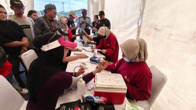 Acara donor darah di DKS Tangerang 2025