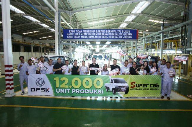 DFSK Rayakan Milestone Produksi Super Cab Tembus 12 Ribu Unit Produksi DFSK Super Cab 12.000 Unit