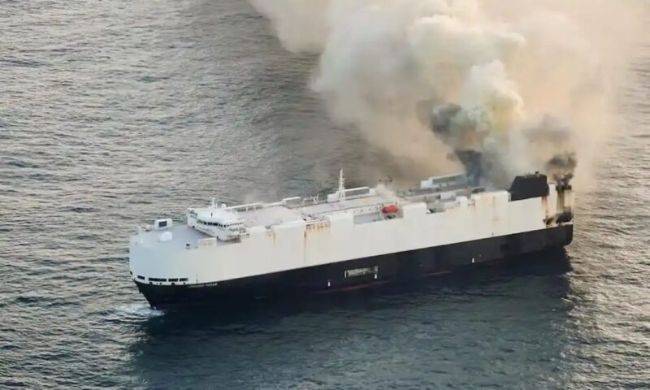 Lagi, Kapal Pengangkut 751 Mobil Listrik Terbakar di Laut Kebakaran Kapal Morning Midas