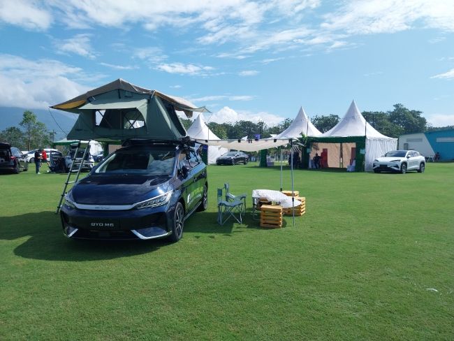 BYD Ajak Konsumen Rayakan Setahun M6 Sambil Camping BYD M6 EVentureland