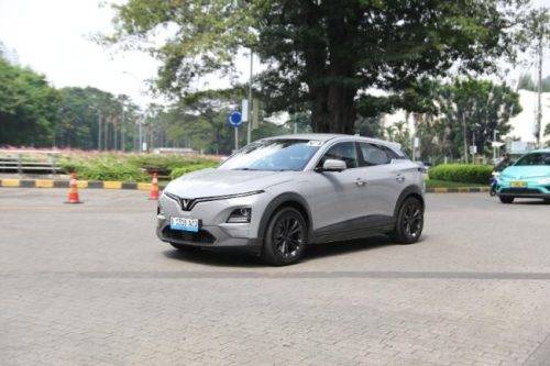 Begini Perbedaan Dua Varian Mobil Listrik VinFast VF 6 Begini Perbedaan Dua Varian Mobil Listrik VinFast VF 6