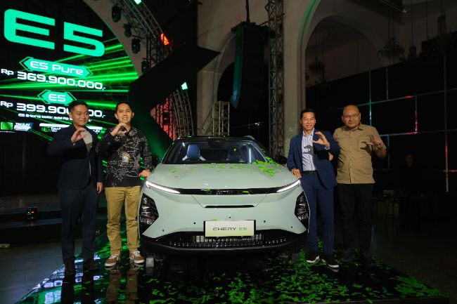 Harga Chery Makin Terjangkau Lewat Dua Produknya Ini Peluncuran Chery C5 dan E5