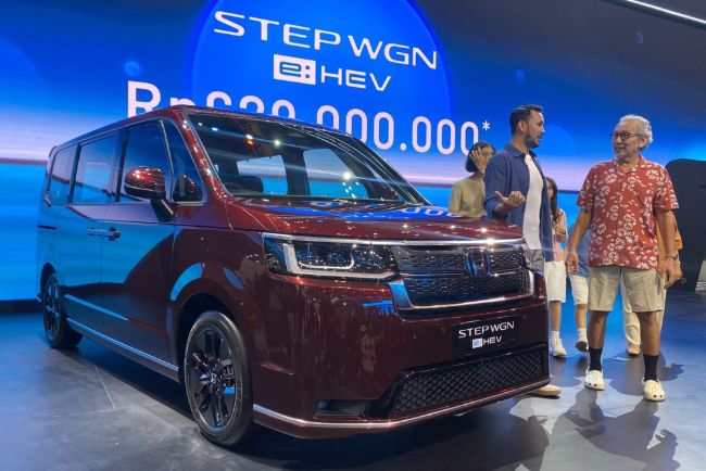 Honda Step WGN eHE