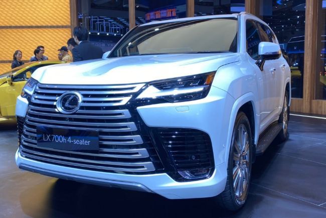 Lexus LX 700h