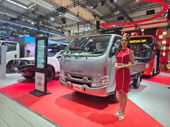 Isuzu Traga 50th Edition