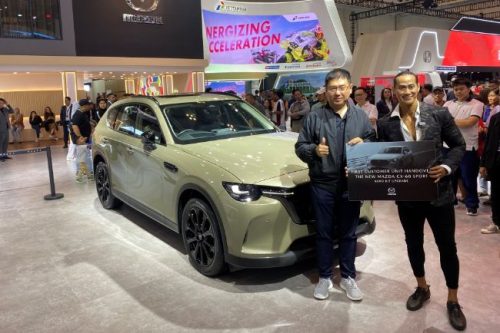 GIIAS 2025: Mazda Serahkan CX-60 Sport Pertama ke Ade Rai GIIAS 2025: Mazda Serahkan CX-60 Sport Pertama ke Ade Rai
