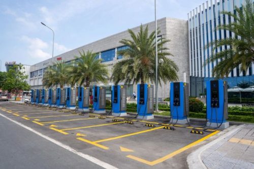 GIIAS 2025: VinFast Istimewa, Dipasok 50.000 Charging Station Khusus di Indonesia GIIAS 2025: VinFast Istimewa, Dipasok 50.000 Charging Station Khusus di Indonesia