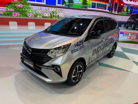 GIIAS 2025: Daihatsu Sigra Dapat Update Tampilan di Varian 1.2R Deluxe GIIAS 2025: Daihatsu Sigra Dapat Update Tampilan di Varian 1.2R Deluxe