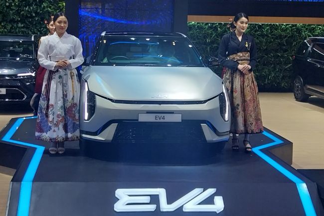 GIIAS 2025: Kia EV4 Debut di Indonesia, Hatchback Mewah Bisa Tempuh 633 KM Kia EV4