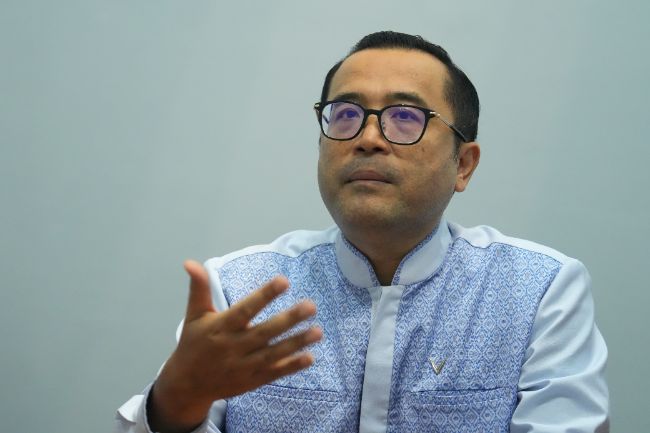 Kariyanto Hardjosoemarto selaku CEO VinFast Indonesia.