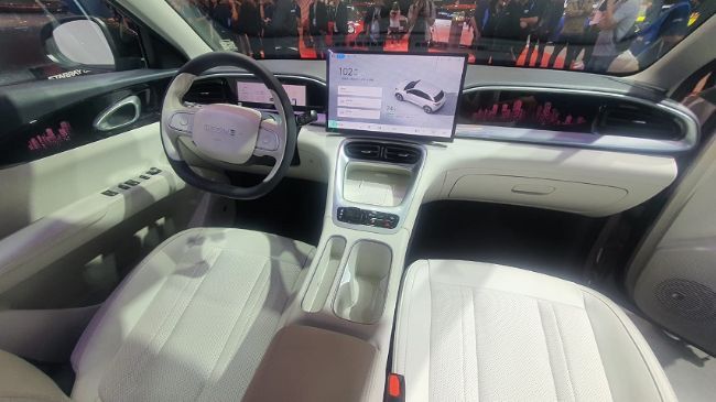 2025/08/Geely-Xingyuan-EV-GIIAS-2025-2.jpeg