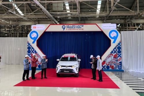 Terios Ini Tandai Milestone Daihatsu Produksi 9 Juta Unit di Indonesia Terios Ini Tandai Milestone Daihatsu Produksi 9 Juta Unit di Indonesia