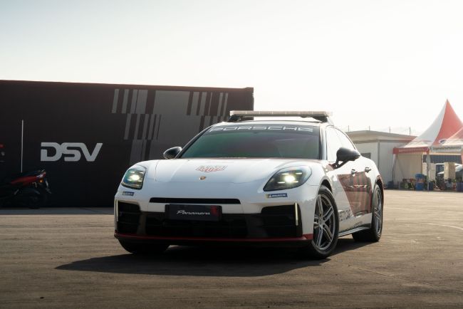 2025/08/Porsche-Panamera-Safety-Car-5.jpeg