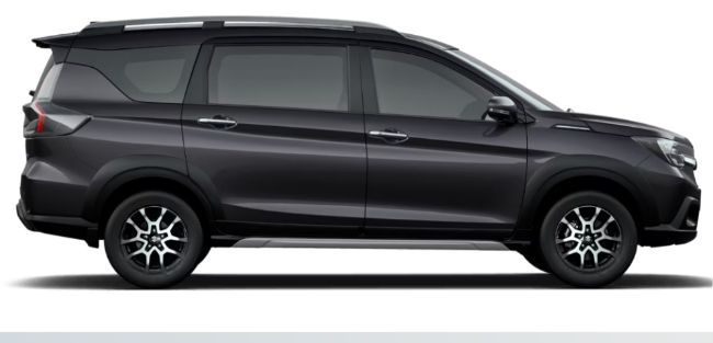 2025/09/Suzuki-XL7-Kuro-Edition-India-4.jpg