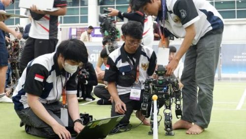 Prestasi Tim Robotik ITS Dapat Apresiasi dari Daihatsu Prestasi Tim Robotik ITS Dapat Apresiasi dari Daihatsu