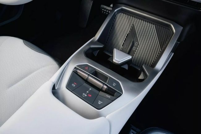 2025/09/BMW-iX3-2025-5.jpg
