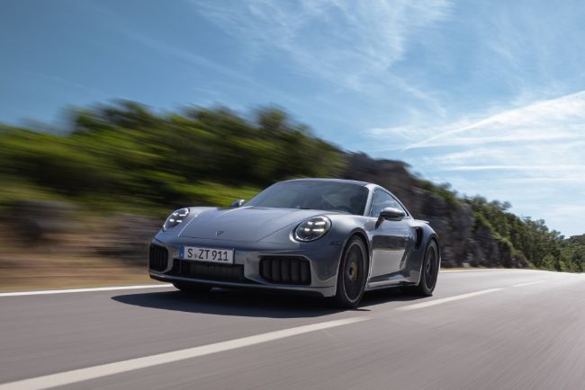 2025/09/Porsche-911-Turbo-S-2025-2.jpg