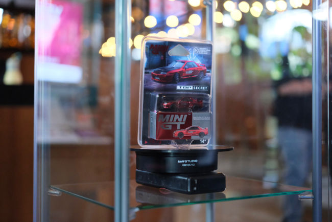die cast Nissan R32 Red Chrome