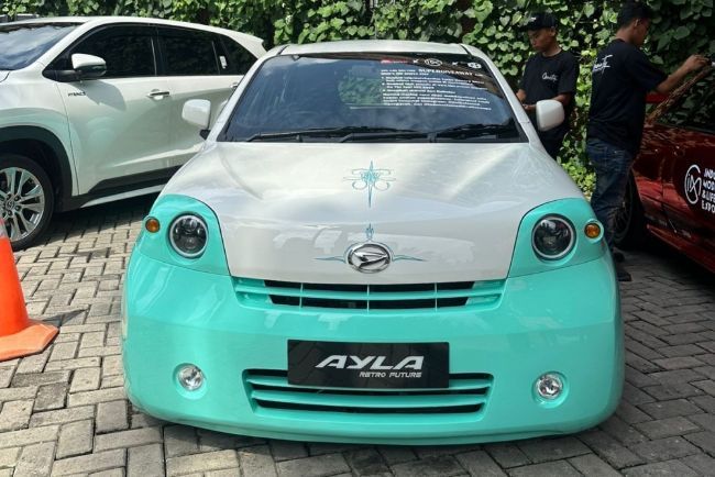 Daihatsu Ayla Retro Future