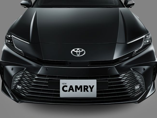 2025/10/New-Toyota-Camry-2.5-V-2025-11.jpg