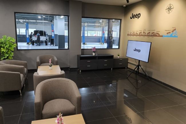 Dealer Jeep Gading Serpong