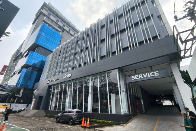 Dealer Jeep Gading Serpong