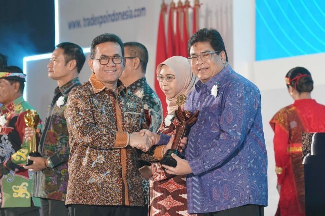 Toyota Indonesia Primaniyarta Lifetime Achievement Award