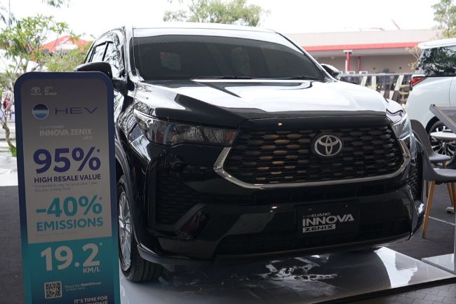 Toyota Innova Zenix HEV